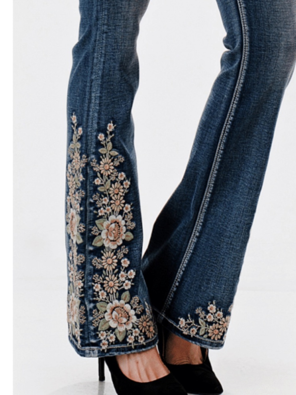 Grace in LA mid rise flare easy fit